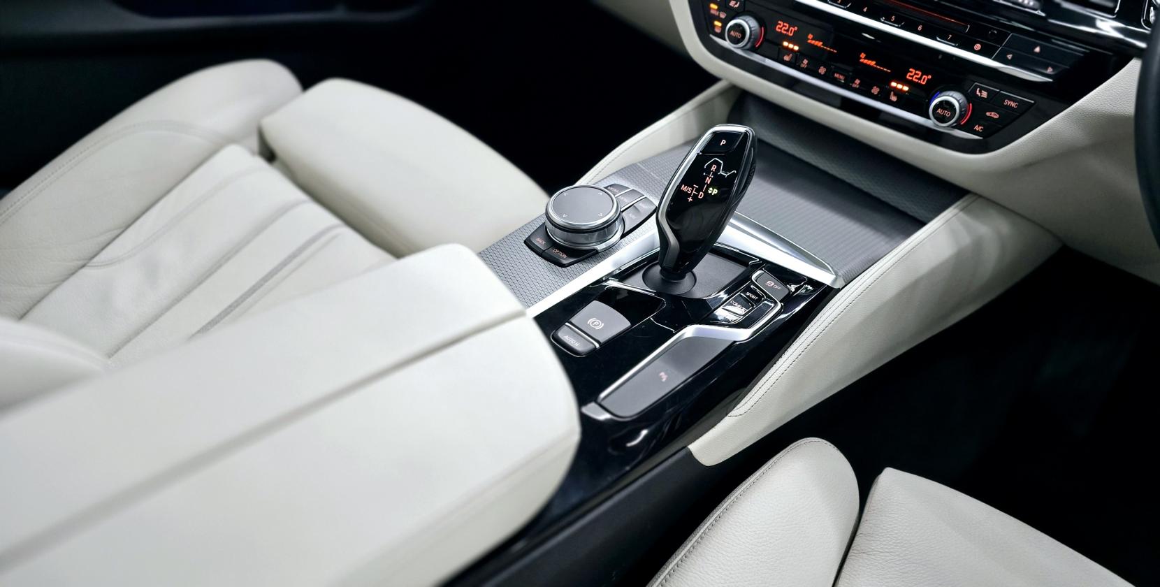 BMW 5 Series 2.0 520d M Sport Saloon 4dr Diesel Auto xDrive Euro 6 (s/s) (190 ps)