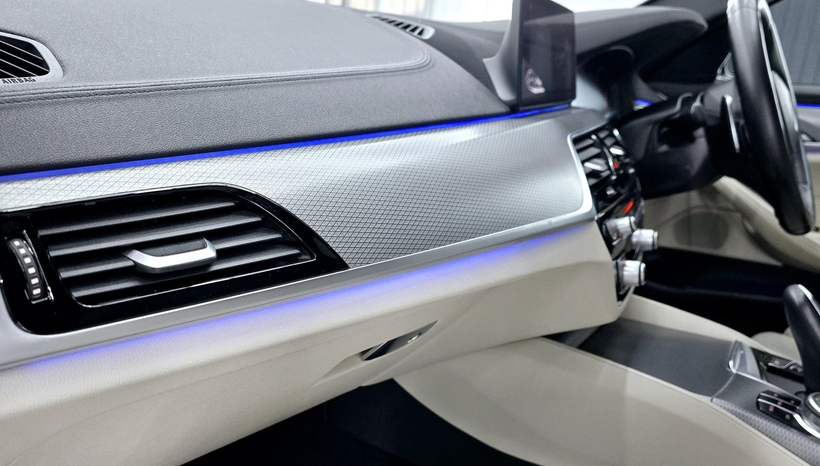 BMW 5 Series 2.0 520d M Sport Saloon 4dr Diesel Auto xDrive Euro 6 (s/s) (190 ps)