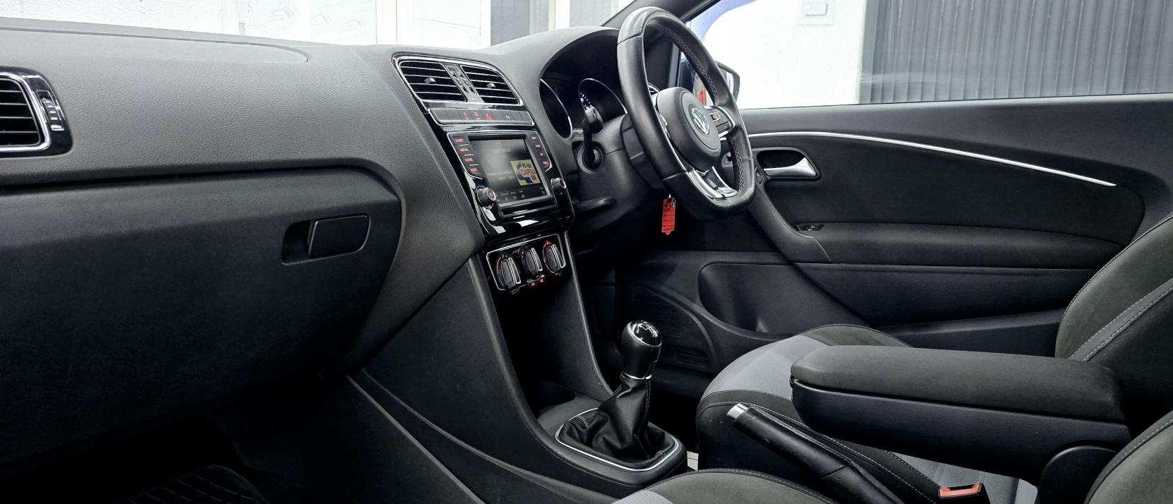 Volkswagen Polo 1.0 TSI BlueMotion Tech R-Line Hatchback 3dr Petrol Manual Euro 6 (s/s) (110 bhp)