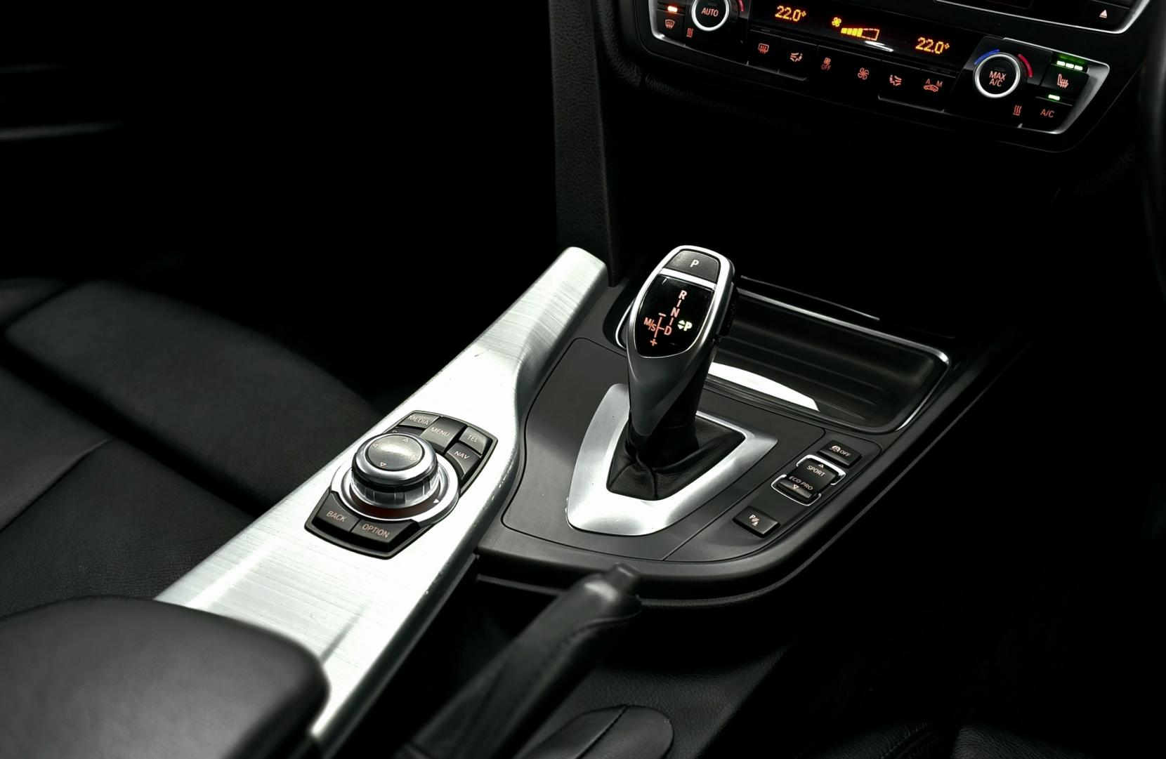 BMW 3 Series 2.0 320d M Sport Touring 5dr Diesel Auto xDrive Euro 5 (s/s) (184 ps)