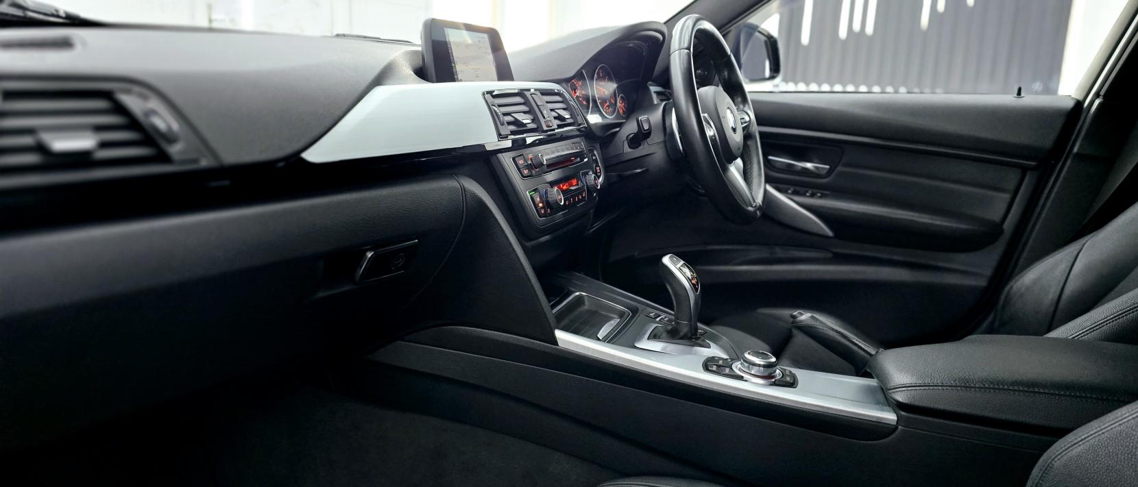 BMW 3 Series 2.0 320d M Sport Touring 5dr Diesel Auto xDrive Euro 5 (s/s) (184 ps)